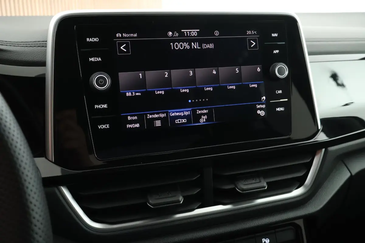 1.5 TSI 150pk DSG R-Line Business+ Trekhaak Camera Keyless LED Stoelverwarming Virtual Cockpit Navigatie