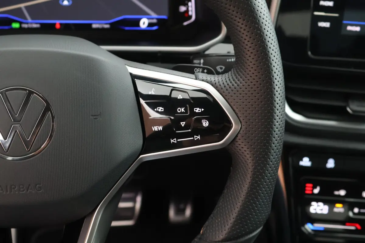 1.5 TSI 150pk DSG R-Line Business+ Trekhaak Camera Keyless LED Stoelverwarming Virtual Cockpit Navigatie