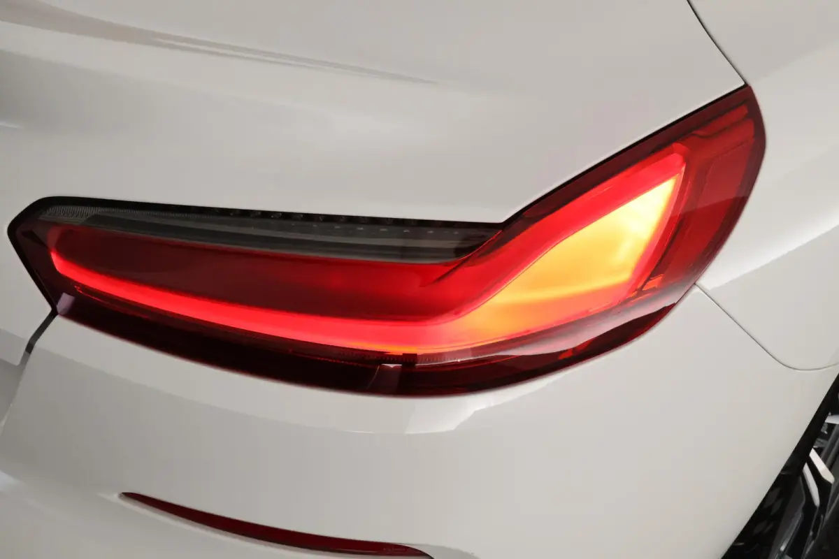 sDrive20i 197pk High Executive Stoelverwarming Leder LED Navigatie