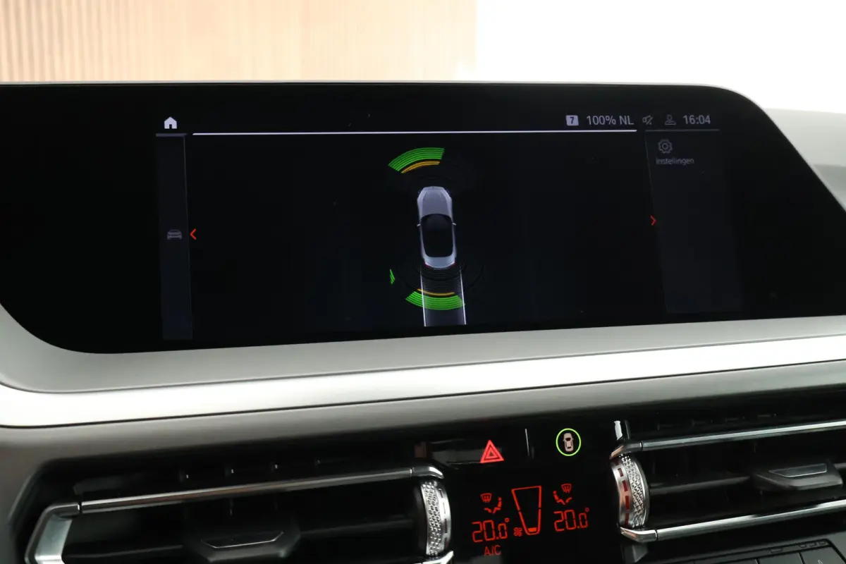 sDrive20i 197pk High Executive Stoelverwarming Leder LED Navigatie