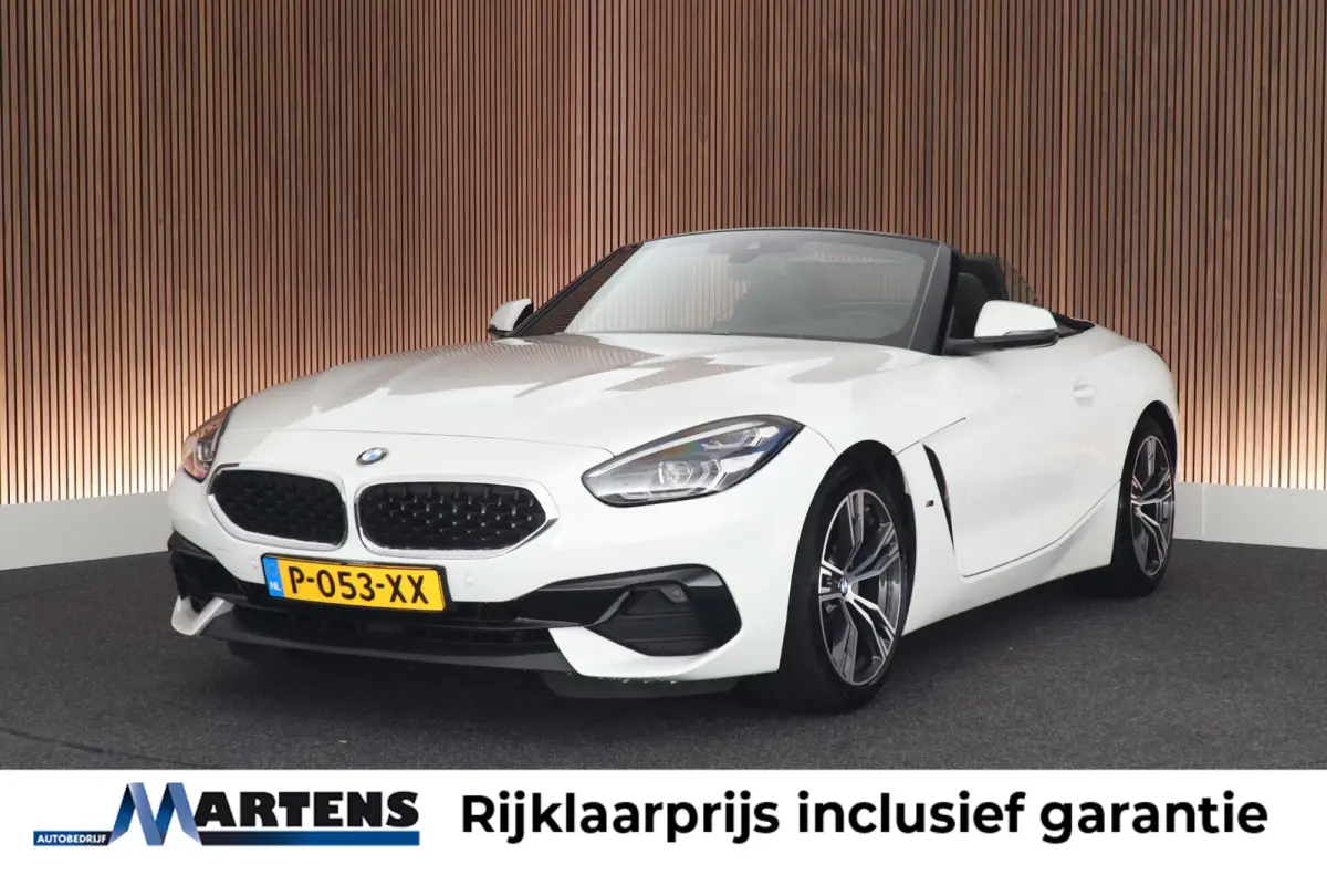 sDrive20i 197pk High Executive Stoelverwarming Leder LED Navigatie