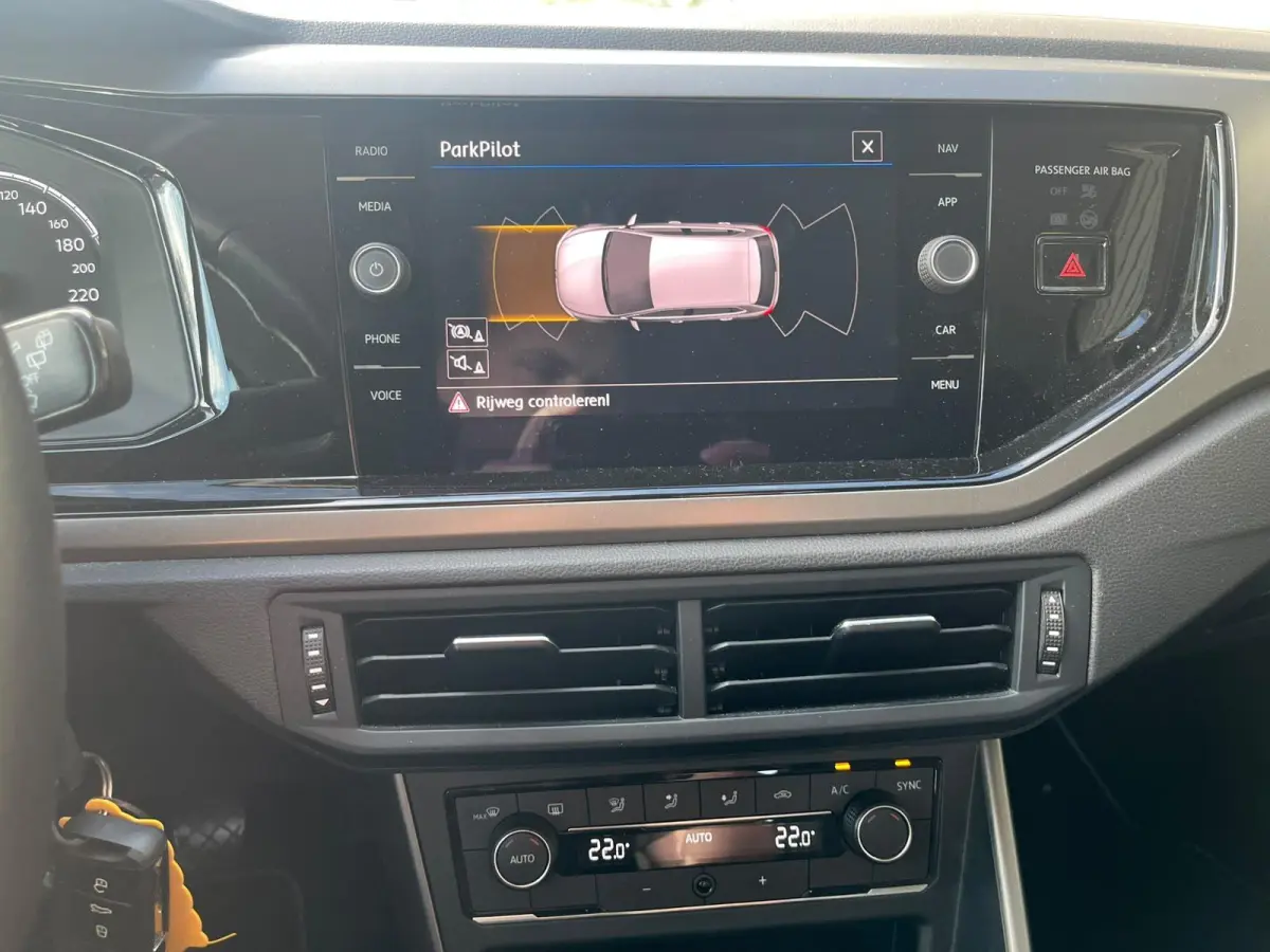 1.0 TSI 95pk Comfortline Trekhaak Navigatie PDC Carplay Adaptive cruise climate control