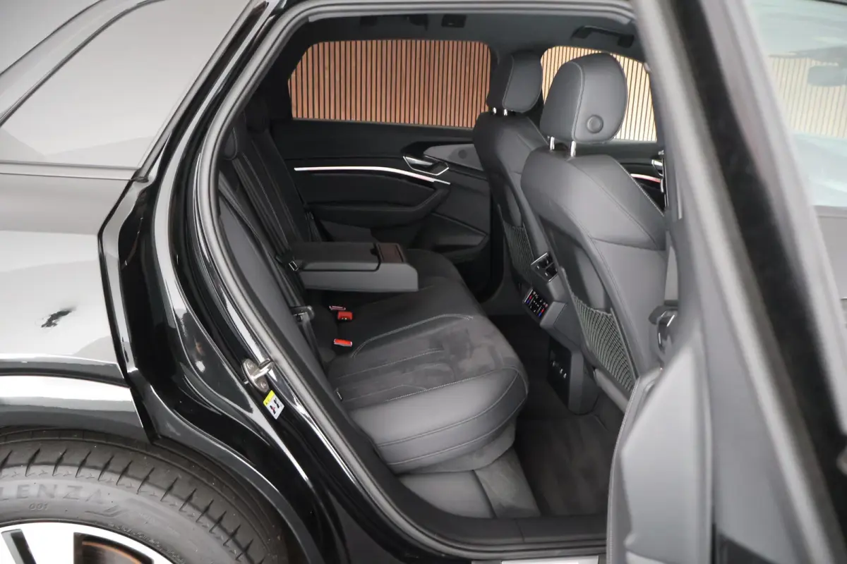 50 quattro 340pk Advanced Edition 95 kWh SOH 100% Camera Memory ACC HUD Stoelverwarming Keyless Navigatie