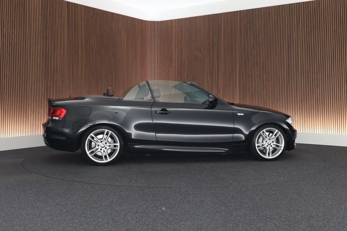 135i Automaat Exclusive Edition M Pakket Leer Xenon Harman Kardon Windscherm Stoelverwarming Navigatie