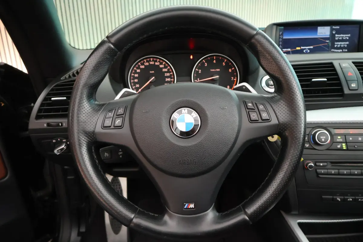 135i Automaat Exclusive Edition M Pakket Leer Xenon Harman Kardon Windscherm Stoelverwarming Navigatie