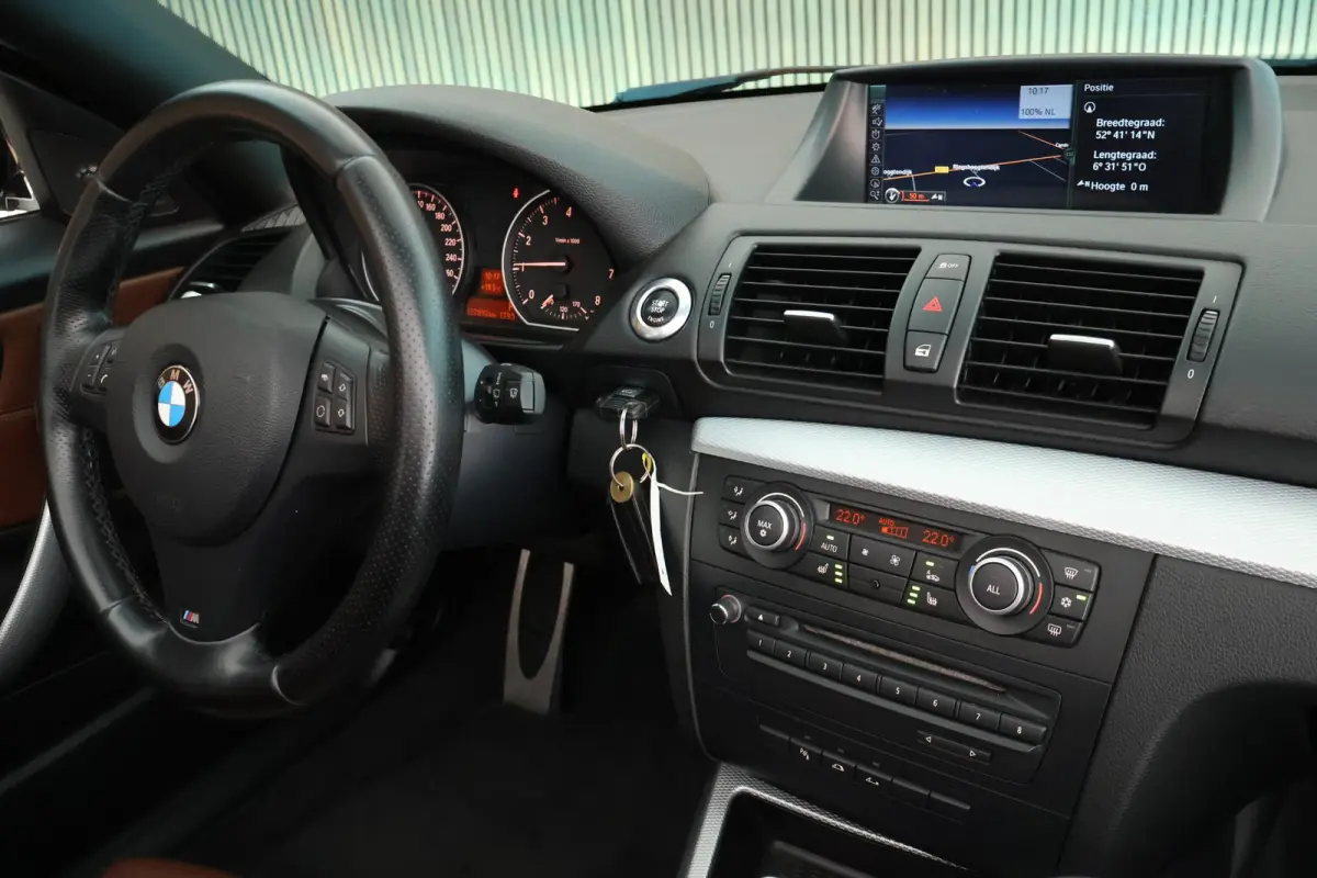 135i Automaat Exclusive Edition M Pakket Leer Xenon Harman Kardon Windscherm Stoelverwarming Navigatie