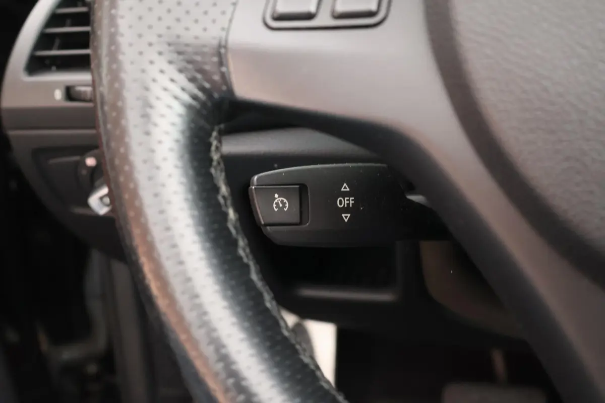 135i Automaat Exclusive Edition M Pakket Leer Xenon Harman Kardon Windscherm Stoelverwarming Navigatie