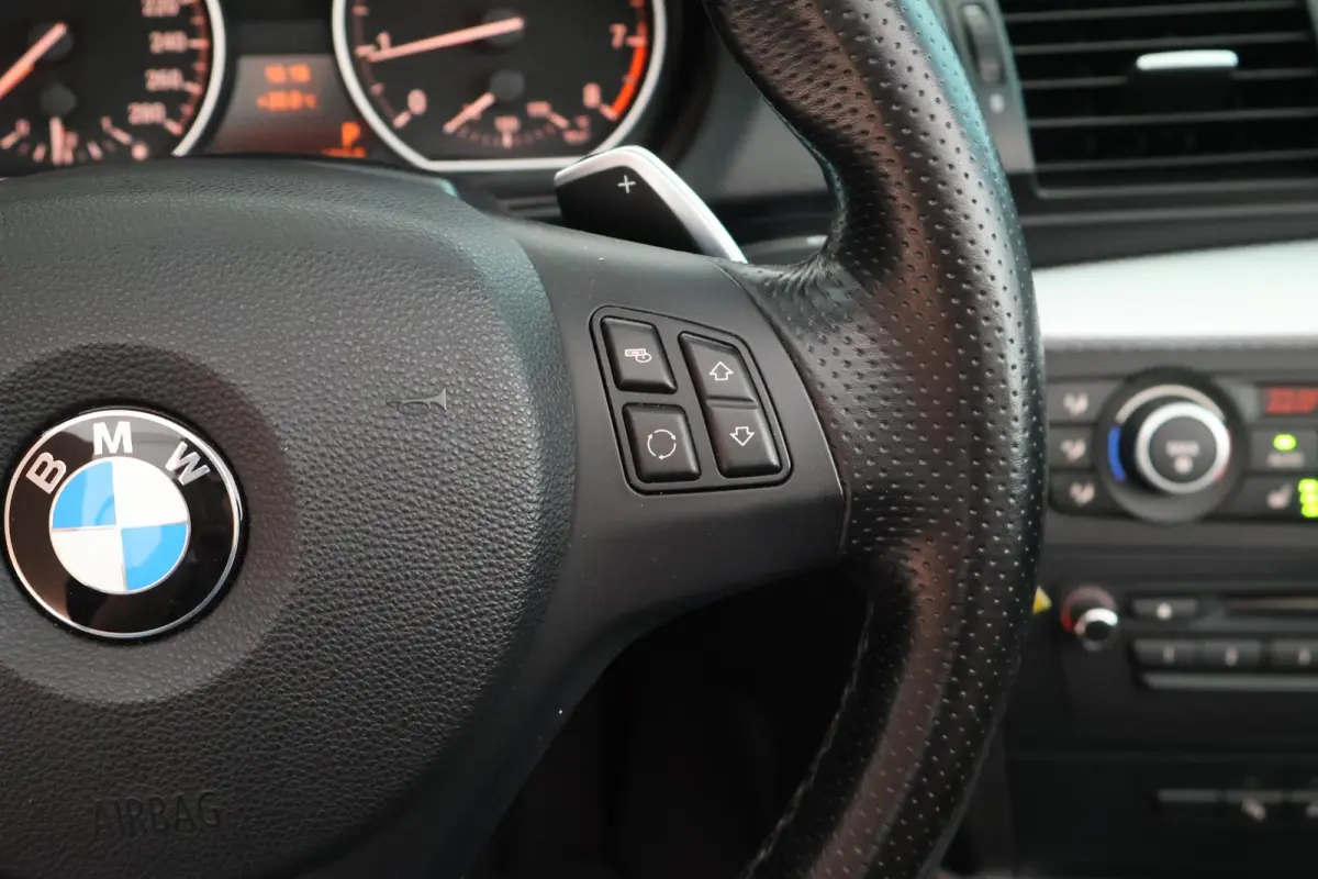 135i Automaat Exclusive Edition M Pakket Leer Xenon Harman Kardon Windscherm Stoelverwarming Navigatie