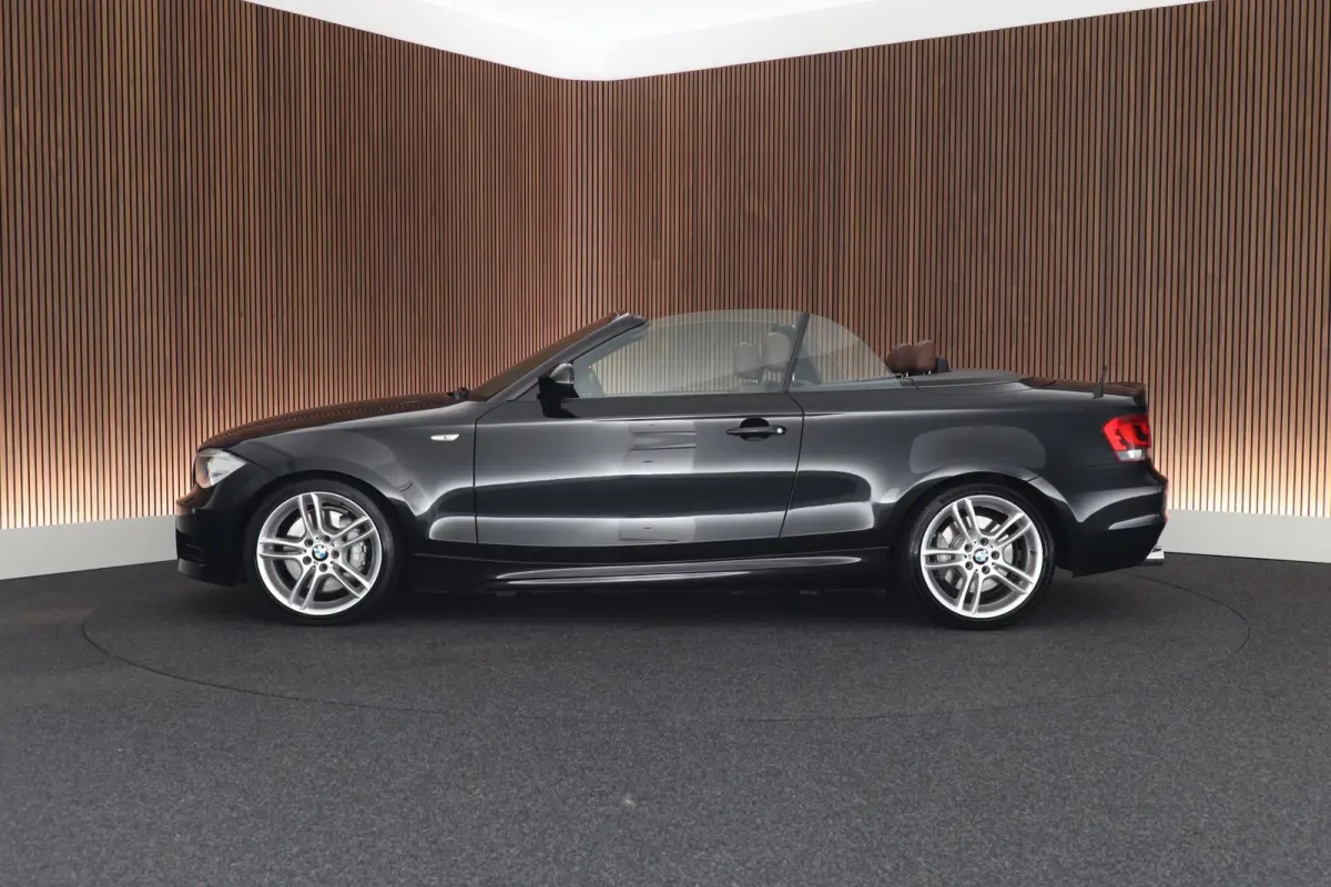 135i Automaat Exclusive Edition M Pakket Leer Xenon Harman Kardon Windscherm Stoelverwarming Navigatie