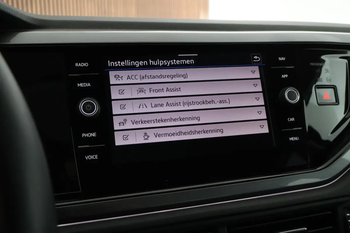 1.0 TSI 95pk Style LED Koplampen Parkeersensoren Virtual Cockpit Navigatie