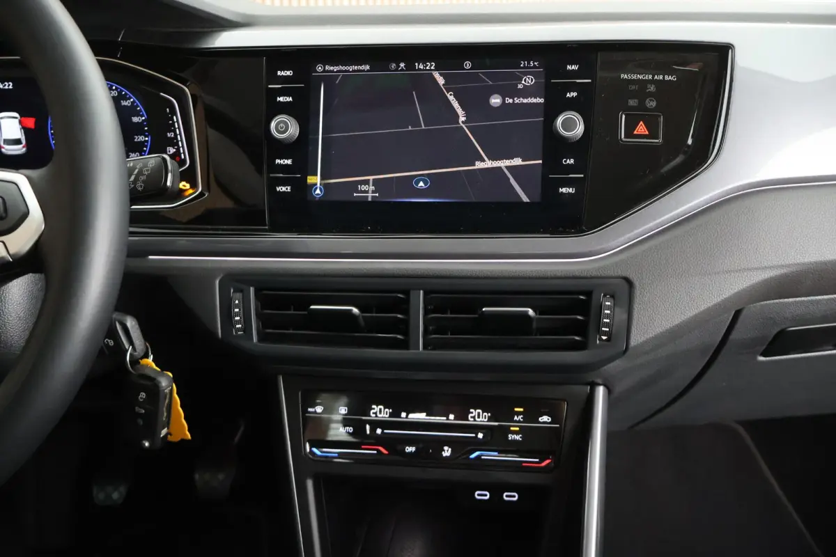 1.0 TSI 95pk Style LED Koplampen Parkeersensoren Virtual Cockpit Navigatie