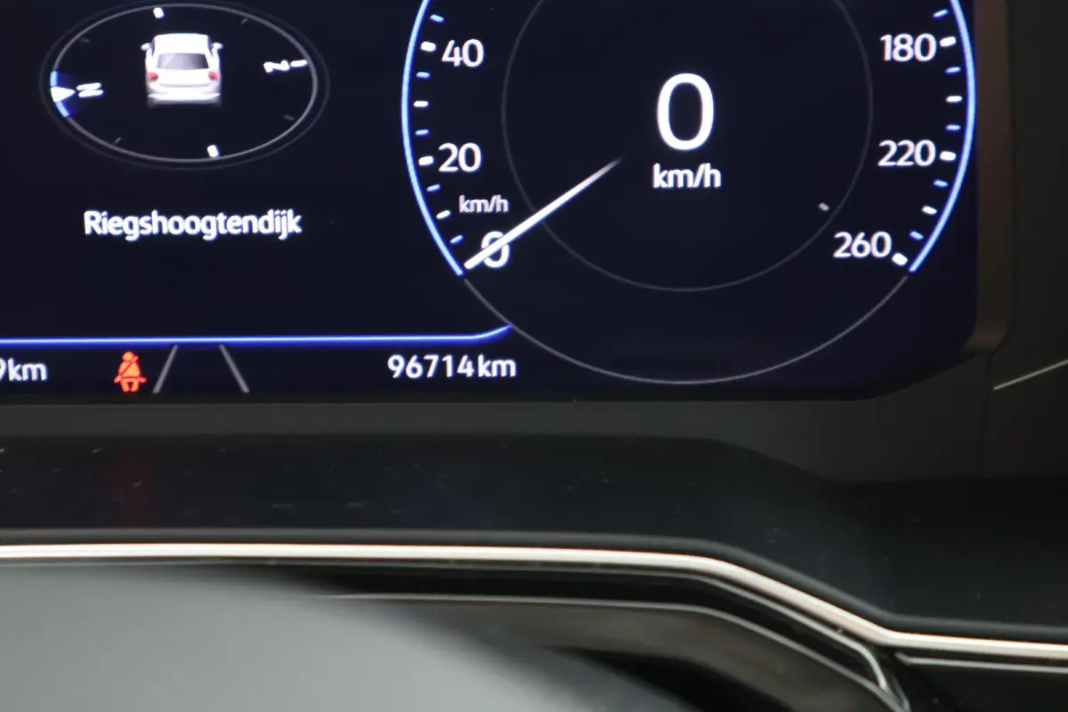 1.0 TSI 95pk Style LED Koplampen Parkeersensoren Virtual Cockpit Navigatie