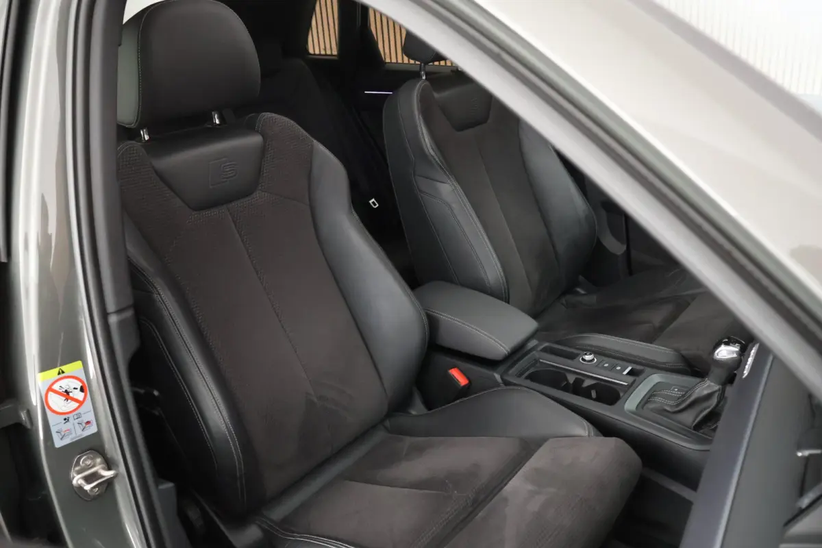 40 TFSI 190pk quattro edition one Trekhaak Camera Keyless Virtual Cockpit Panoramadak Navigatie S-Line
