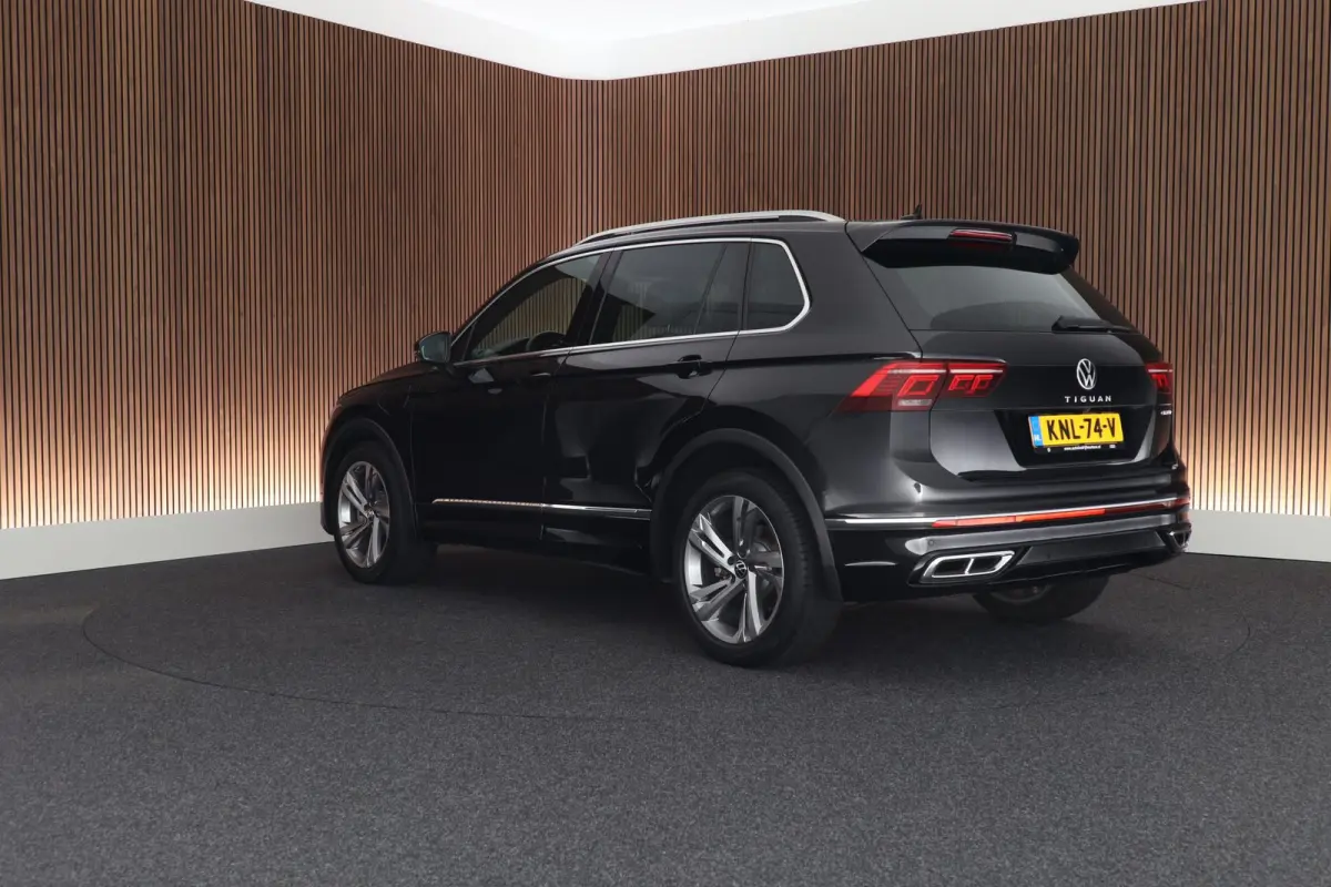 1.4 TSI 245pk DSG eHybrid R-Line Business+ 360camera Panoramadak Stoelverwarming Leder Memory Keyless Navigatie