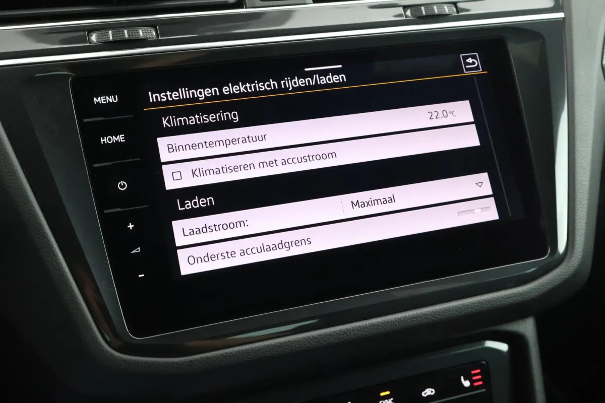 1.4 TSI 245pk DSG eHybrid R-Line Business+ 360camera Panoramadak Stoelverwarming Leder Memory Keyless Navigatie