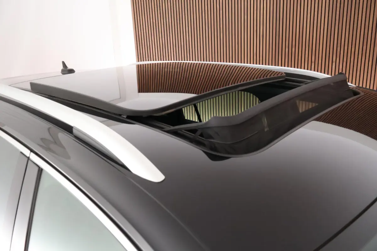 1.4 TSI 245pk DSG eHybrid R-Line Business+ 360camera Panoramadak Stoelverwarming Leder Memory Keyless Navigatie
