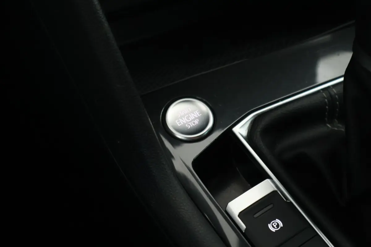 1.4 TSI 245pk DSG eHybrid R-Line Business+ 360camera Panoramadak Stoelverwarming Leder Memory Keyless Navigatie