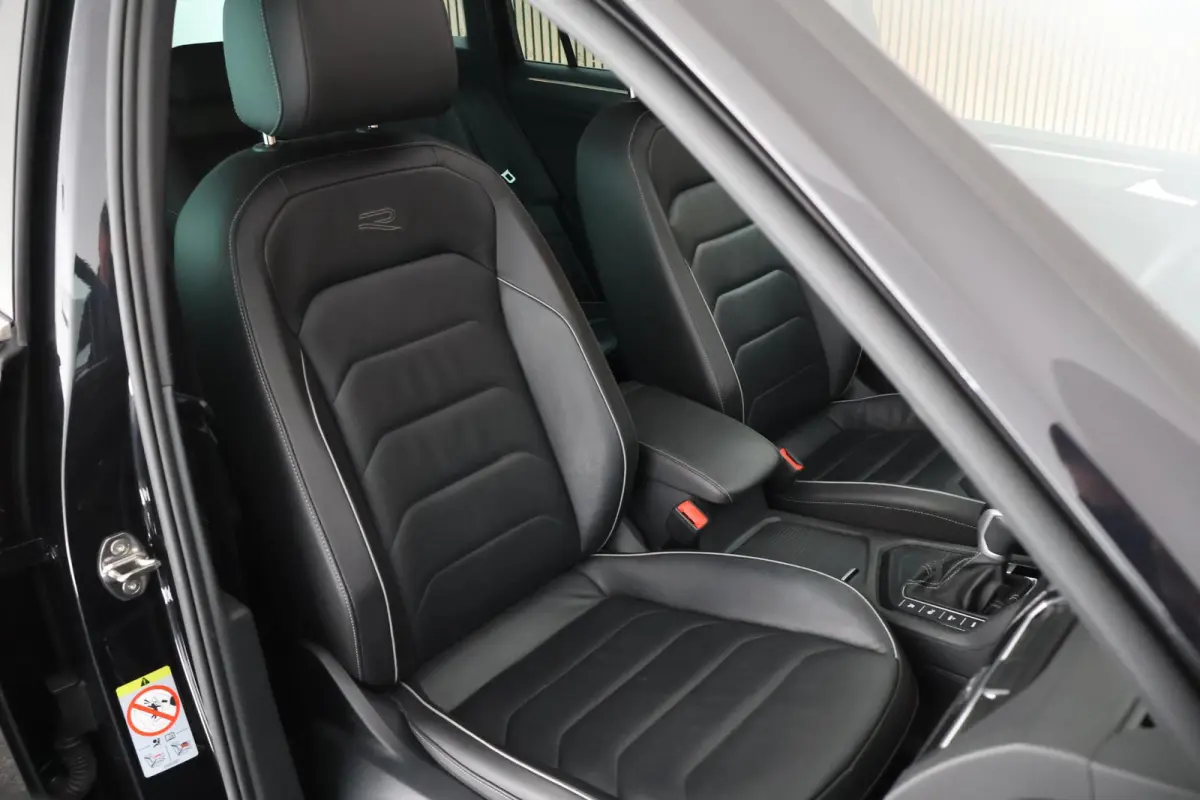 1.4 TSI 245pk DSG eHybrid R-Line Business+ 360camera Panoramadak Stoelverwarming Leder Memory Keyless Navigatie