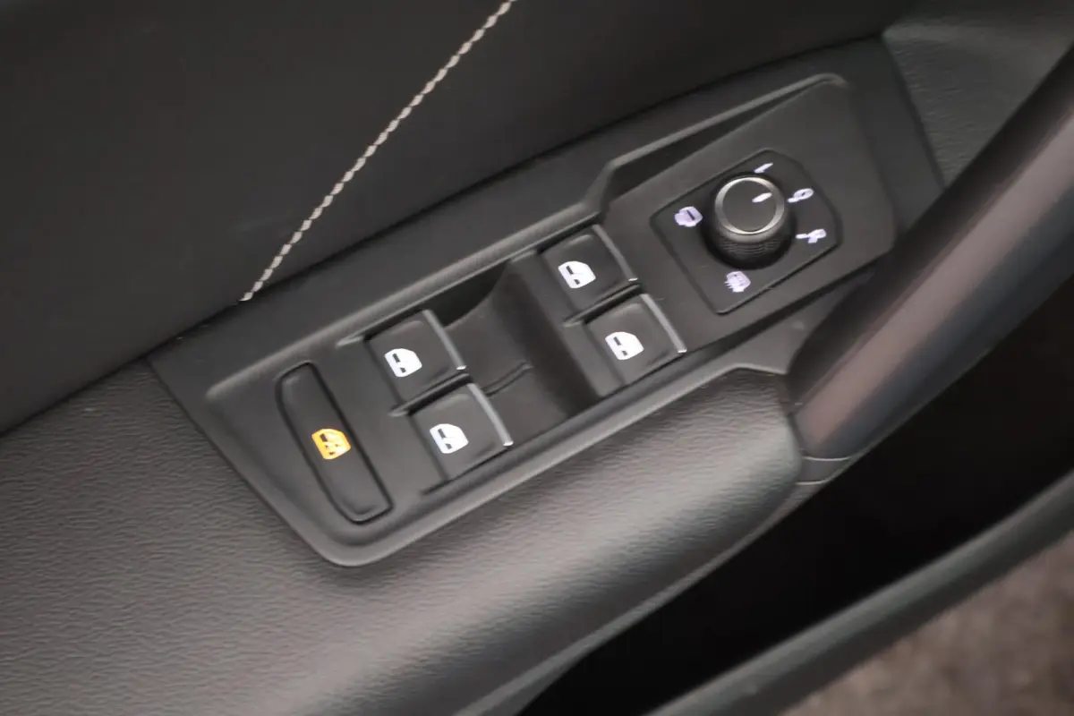 1.4 TSI 245pk DSG eHybrid R-Line Business+ 360camera Panoramadak Stoelverwarming Leder Memory Keyless Navigatie