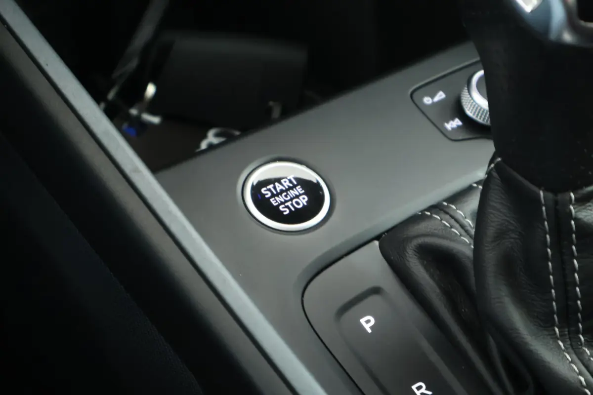 30 TFSI 110pk S-Tronic S edition Sonos Keyless Stoelverwarming ACC LED Climate Control Carplay 2x S-Line