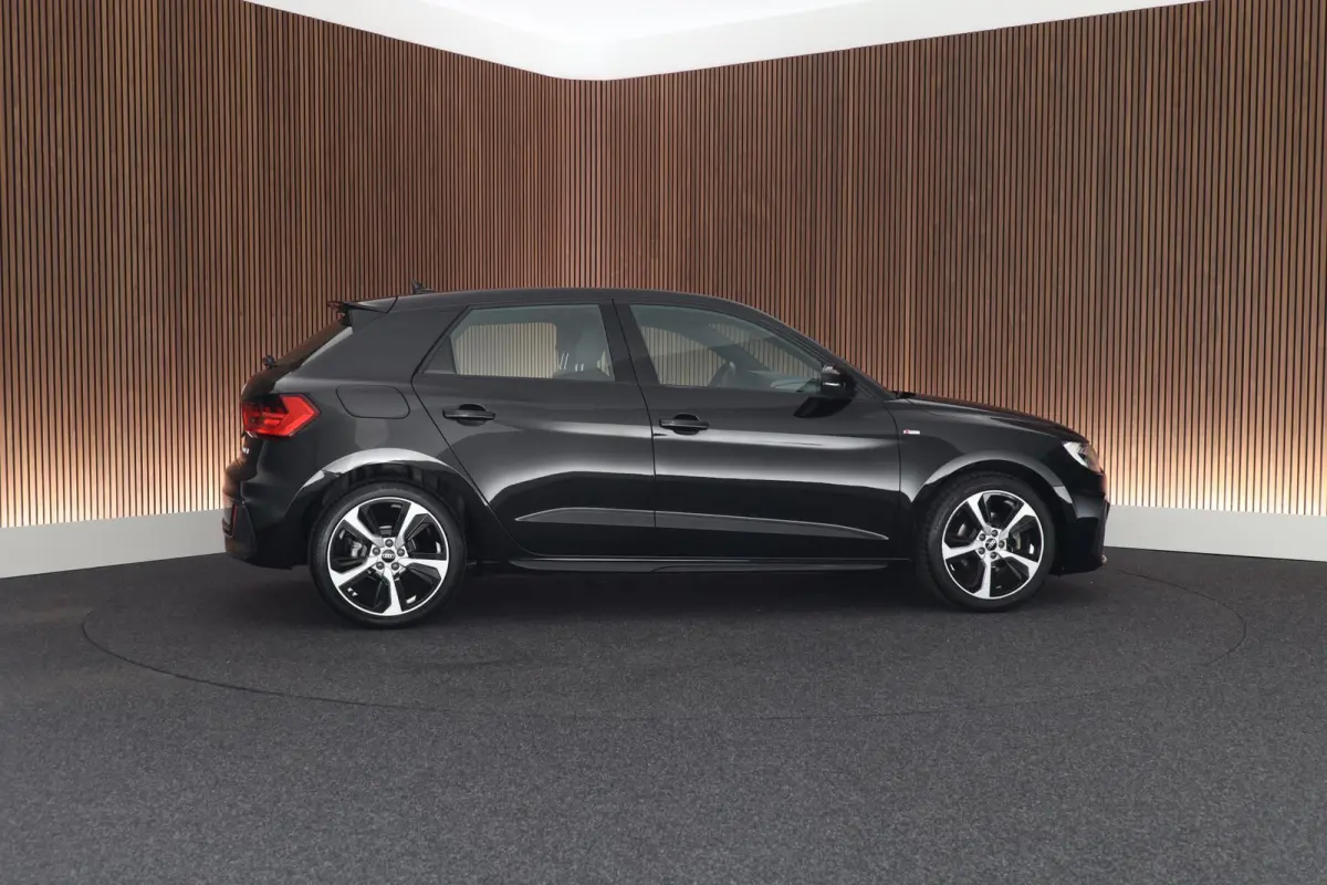 30 TFSI 110pk S-Tronic S edition Sonos Keyless Stoelverwarming ACC LED Climate Control Carplay 2x S-Line