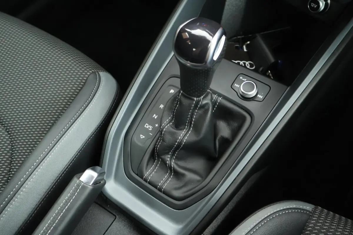 30 TFSI 110pk S-Tronic S edition Sonos Keyless Stoelverwarming ACC LED Climate Control Carplay 2x S-Line