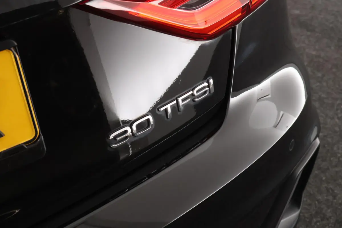 30 TFSI 110pk S-Tronic S edition Sonos Keyless Stoelverwarming ACC LED Climate Control Carplay 2x S-Line