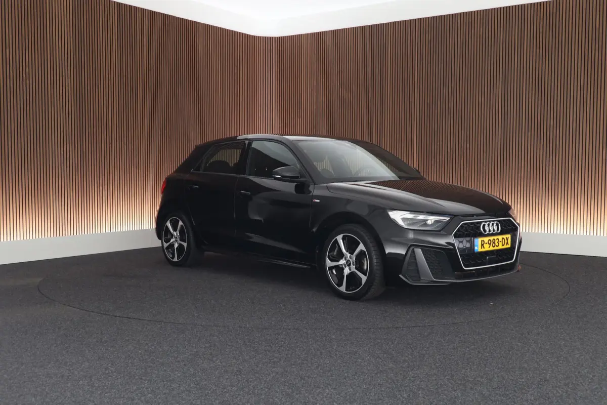30 TFSI 110pk S-Tronic S edition Sonos Keyless Stoelverwarming ACC LED Climate Control Carplay 2x S-Line