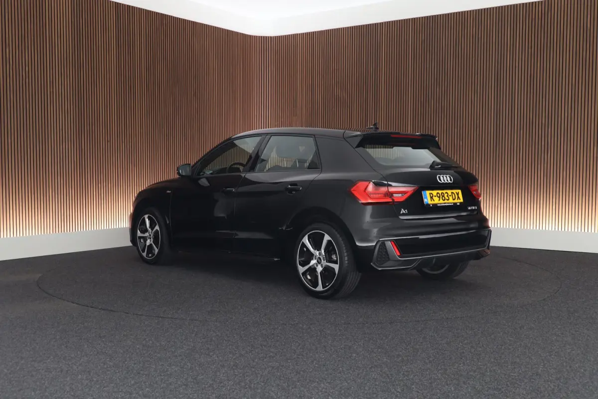 30 TFSI 110pk S-Tronic S edition Sonos Keyless Stoelverwarming ACC LED Climate Control Carplay 2x S-Line