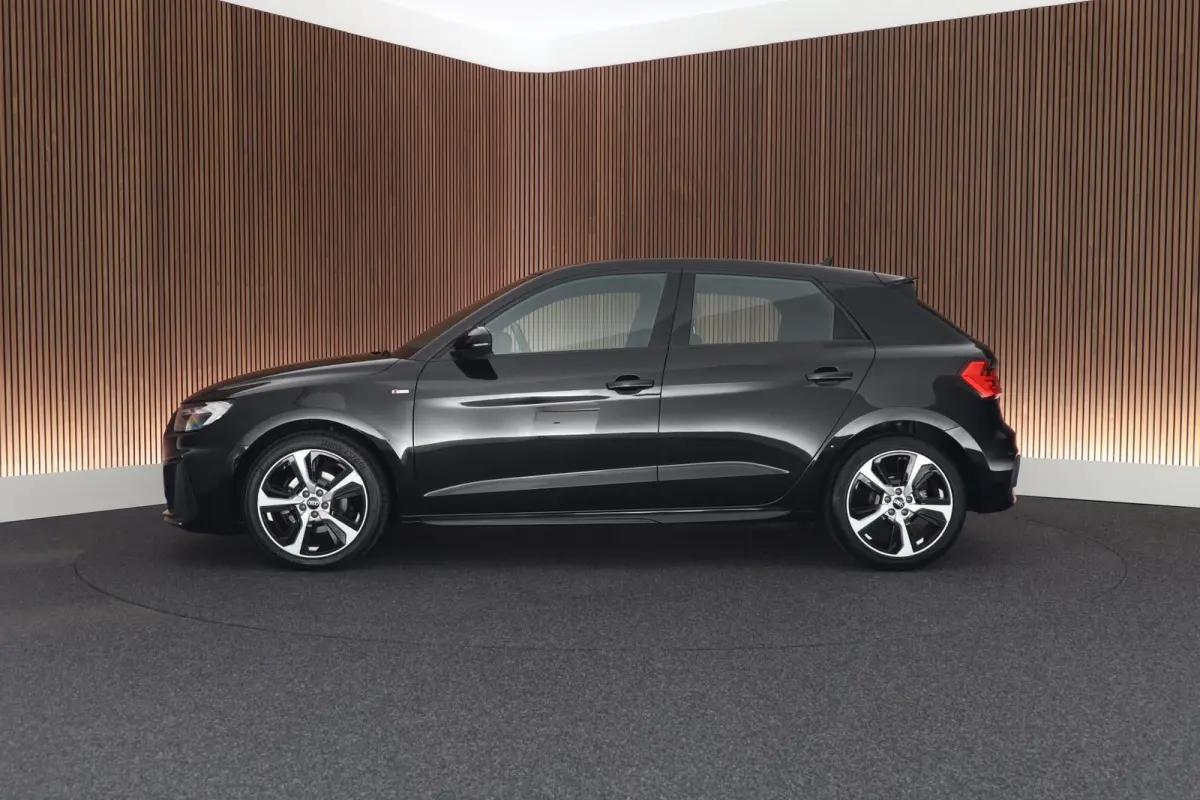 30 TFSI 110pk S-Tronic S edition Sonos Keyless Stoelverwarming ACC LED Climate Control Carplay 2x S-Line