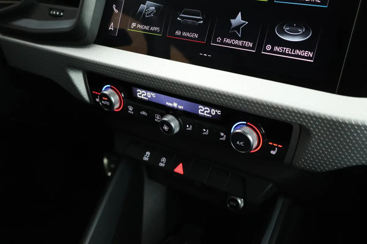 30 TFSI 110pk S-Tronic S edition Sonos Keyless Stoelverwarming ACC LED Climate Control Carplay 2x S-Line