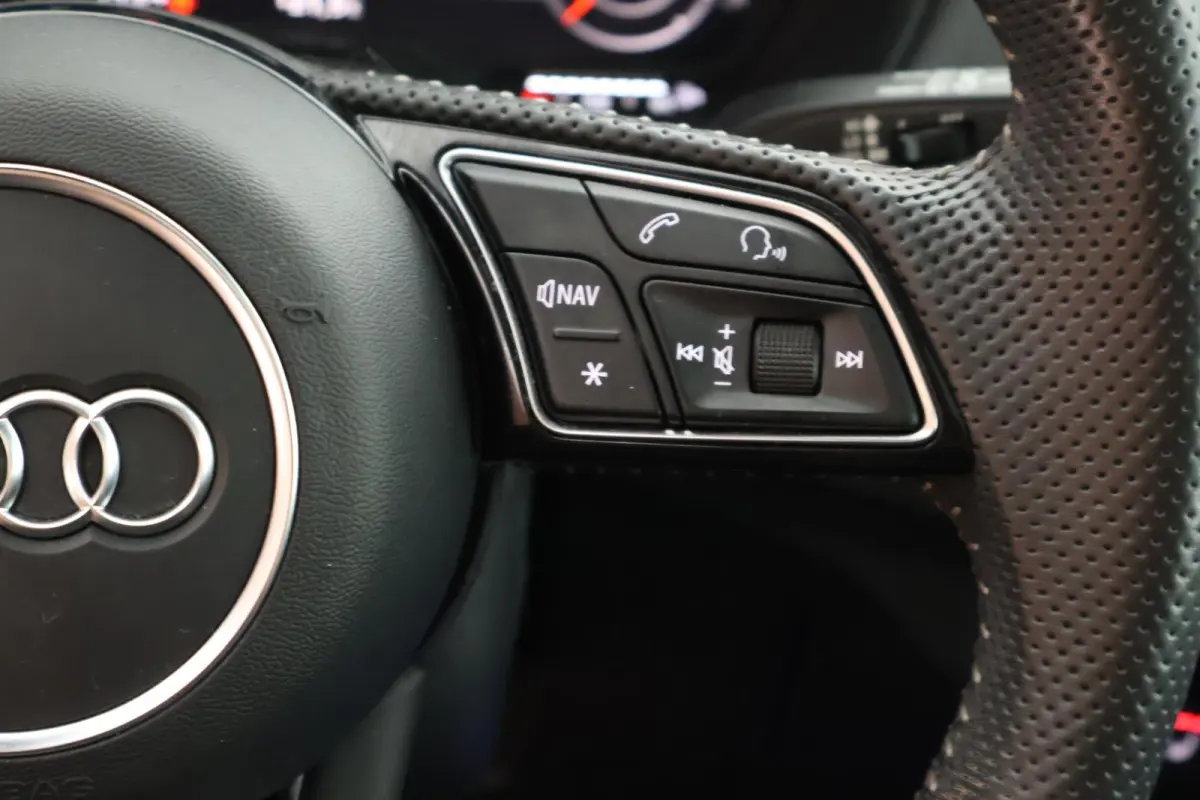 35 TFSI 150pk S-Tronic S Edition Trekhaak Panoramadak ACC Stoelverwarming Keyless Virtual Cockpit 2x S-Line