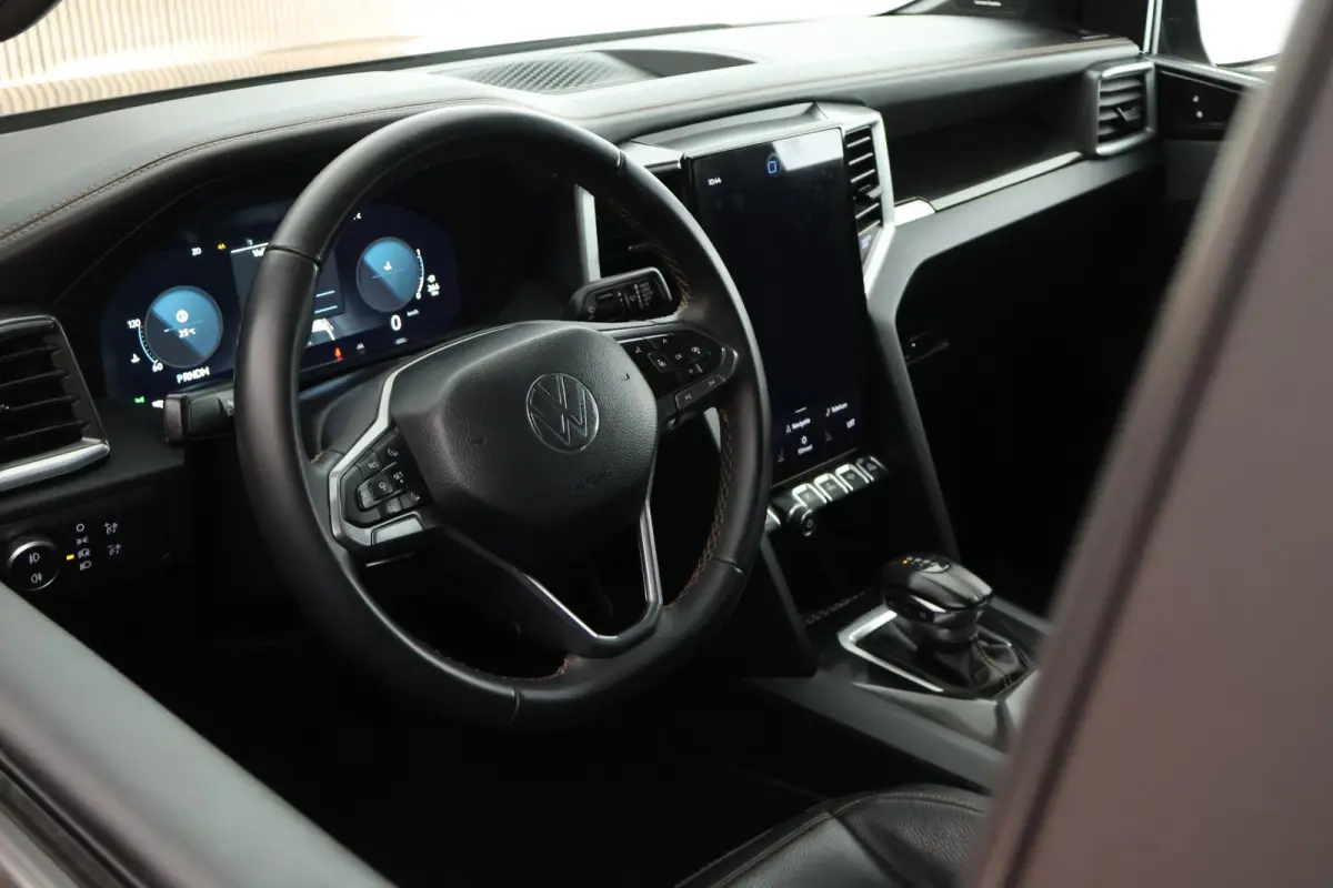 3.0 TDI 241pk Automaat 4Motion Double Cab 5pers. Pan Americana H/K Trekhaak Leder Elec stoelen 360Camera Navigatie Sidebars