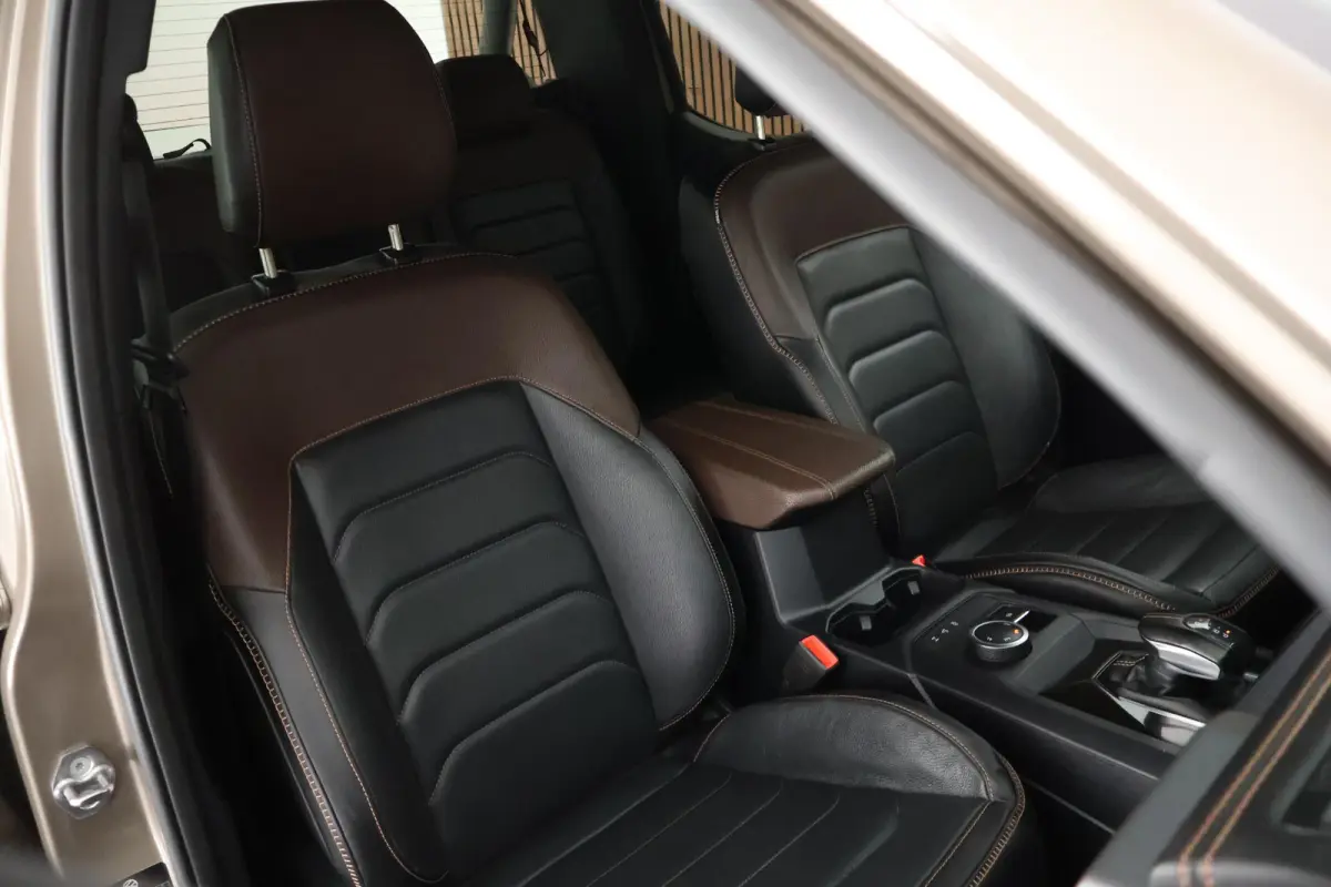 3.0 TDI 241pk Automaat 4Motion Double Cab 5pers. Pan Americana H/K Trekhaak Leder Elec stoelen 360Camera Navigatie Sidebars