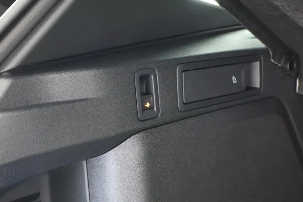 1.5 272pk eHybrid R-Line Edition Trekhaak Camera Keyless Massage Virtual Cockpit Panoramadak Carplay