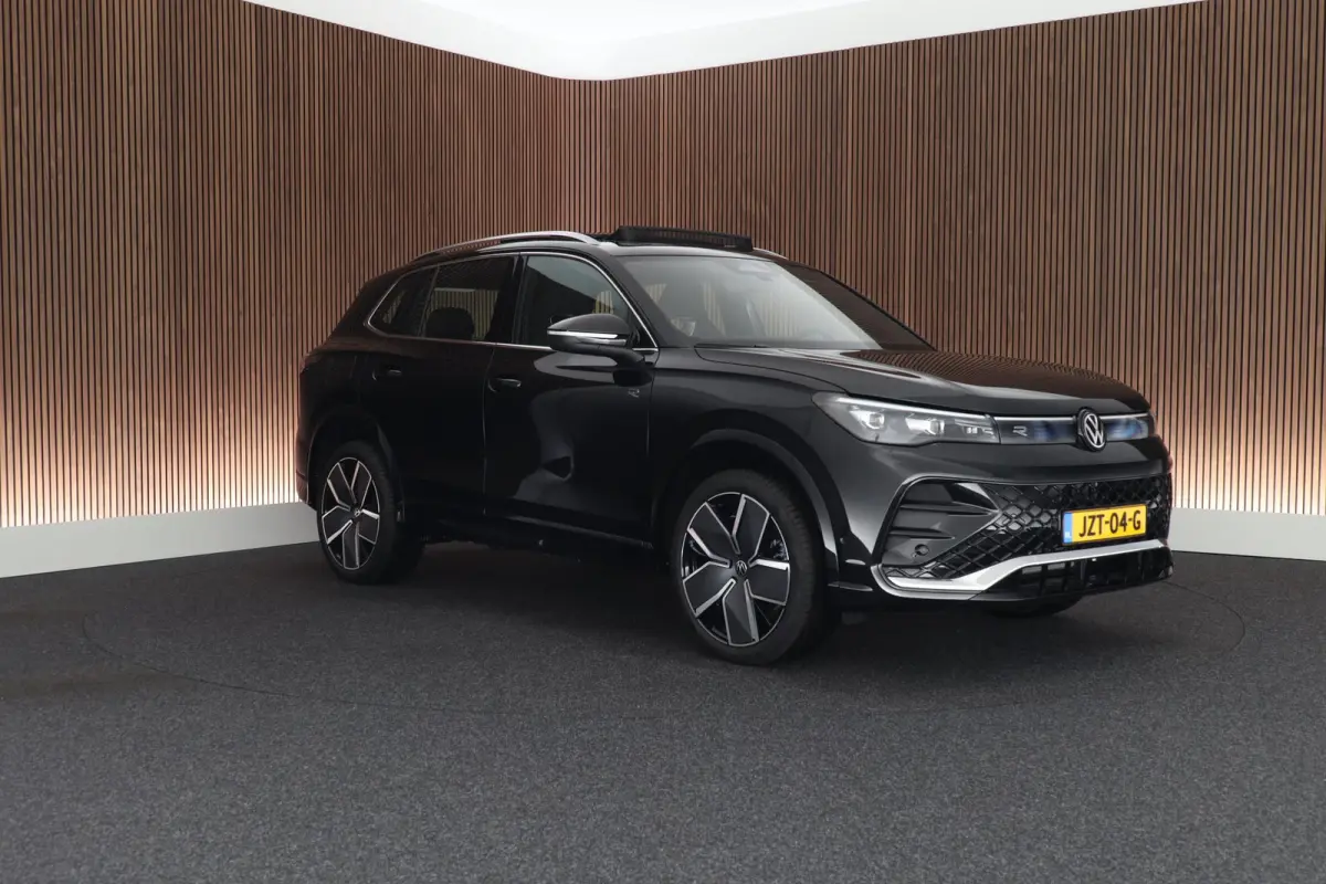 1.5 272pk eHybrid R-Line Edition Trekhaak Camera Keyless Massage Virtual Cockpit Panoramadak Carplay