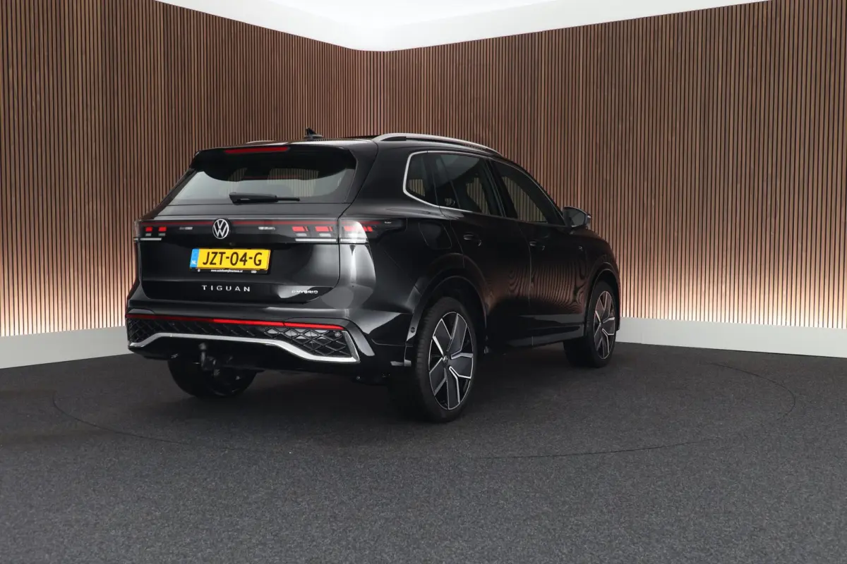 1.5 272pk eHybrid R-Line Edition Trekhaak Camera Keyless Massage Virtual Cockpit Panoramadak Carplay