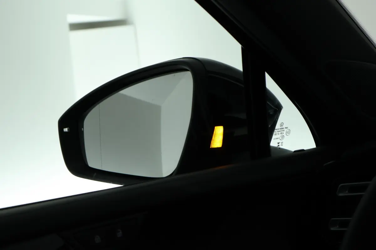 1.5 272pk eHybrid R-Line Edition Trekhaak Camera Keyless Massage Virtual Cockpit Panoramadak Carplay