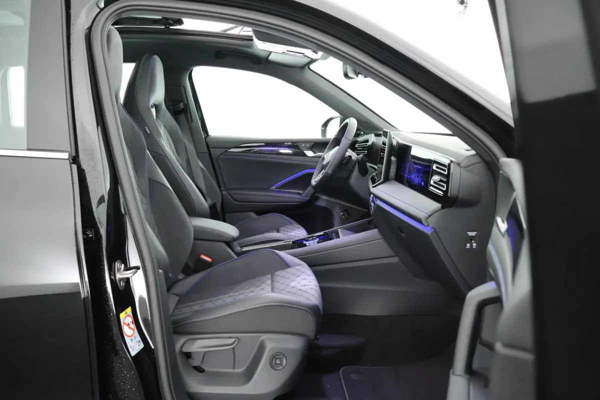 1.5 272pk eHybrid R-Line Edition Trekhaak Camera Keyless Massage Virtual Cockpit Panoramadak Carplay