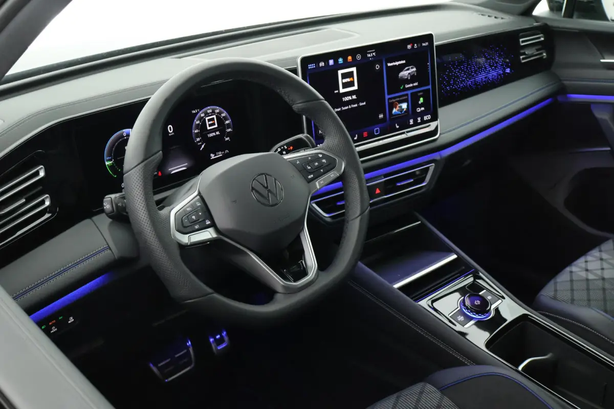 1.5 272pk eHybrid R-Line Edition Trekhaak Camera Keyless Massage Virtual Cockpit Panoramadak Carplay