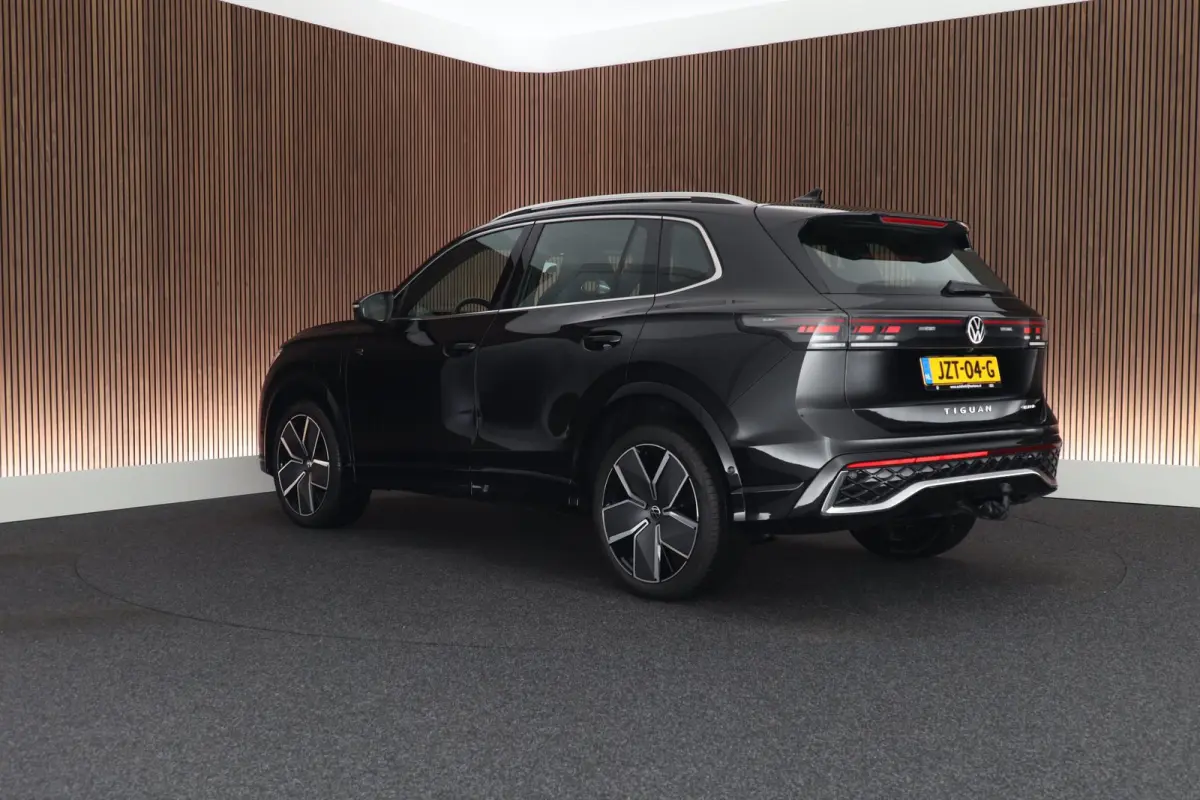 1.5 272pk eHybrid R-Line Edition Trekhaak Camera Keyless Massage Virtual Cockpit Panoramadak Carplay