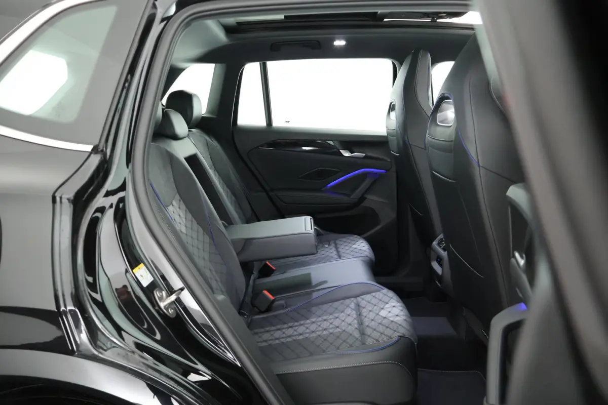 1.5 272pk eHybrid R-Line Edition Trekhaak Camera Keyless Massage Virtual Cockpit Panoramadak Carplay