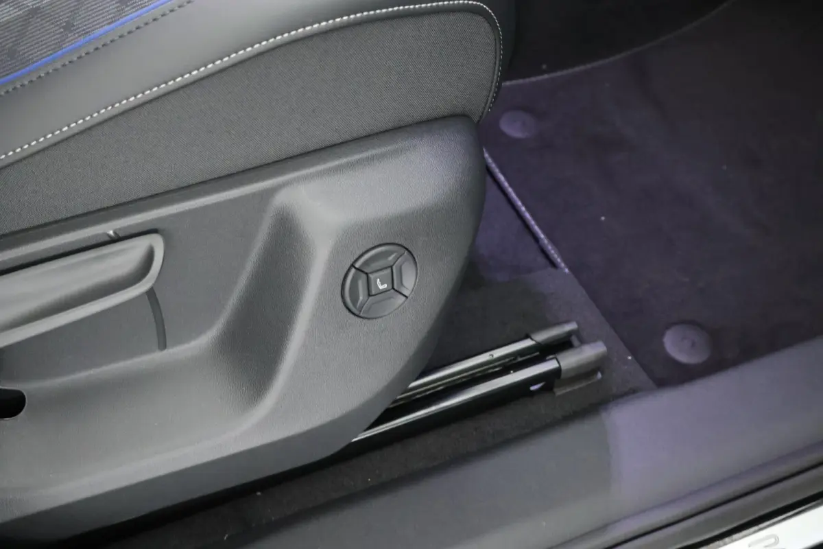 1.5 272pk eHybrid R-Line Edition Trekhaak Camera Keyless Massage Virtual Cockpit Panoramadak Carplay