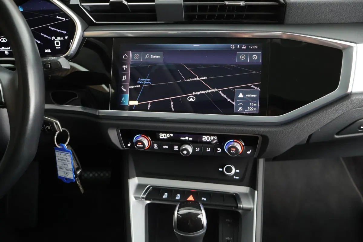 35 TFSI 150pk Business Edition Trekhaak Camera Stoelverwarming LED Virtual Cockpit Navigatie Panoramadak