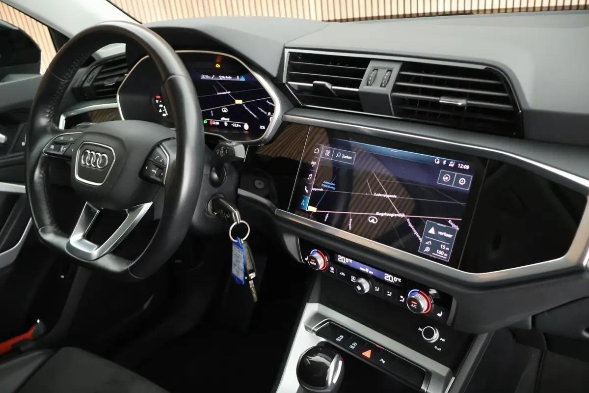 35 TFSI 150pk Business Edition Trekhaak Camera Stoelverwarming LED Virtual Cockpit Navigatie Panoramadak