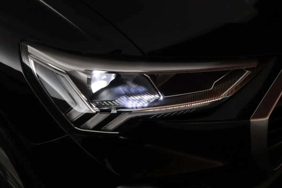 35 TFSI 150pk Business Edition Trekhaak Camera Stoelverwarming LED Virtual Cockpit Navigatie Panoramadak