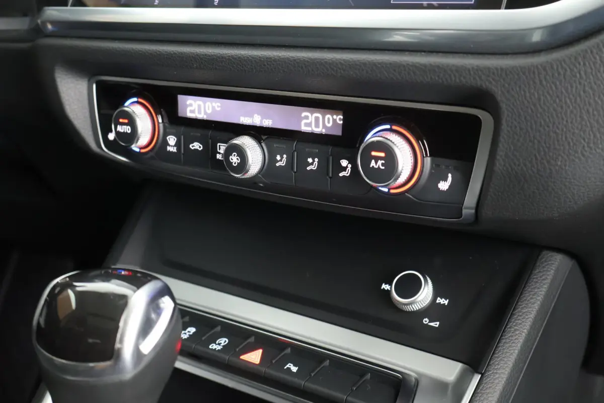 35 TFSI 150pk Business Edition Trekhaak Camera Stoelverwarming LED Virtual Cockpit Navigatie Panoramadak