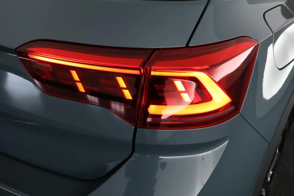 1.5 TSI 150pk DSG R-Line Business+ Black Style Trekhaak Camera Beats Stoelverwarming LED Navigatie