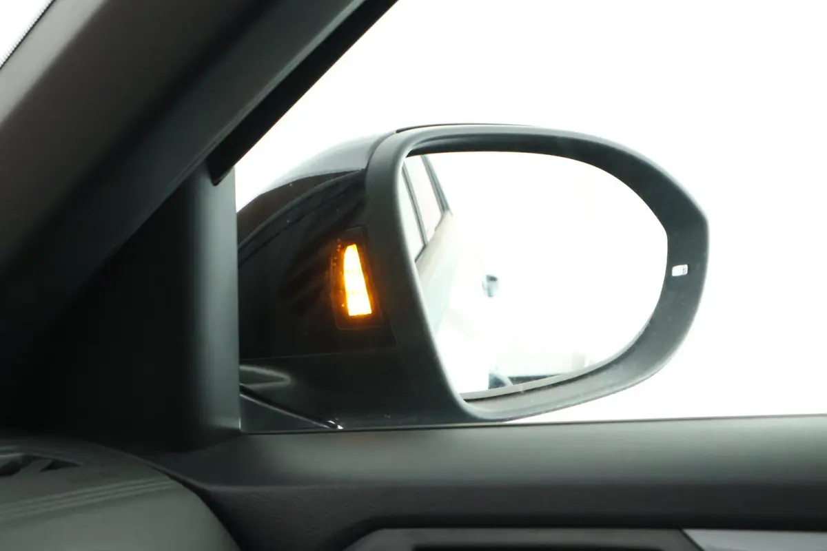 1.5 TSI 150pk DSG R-Line Business+ Black Style Trekhaak Camera Beats Stoelverwarming LED Navigatie
