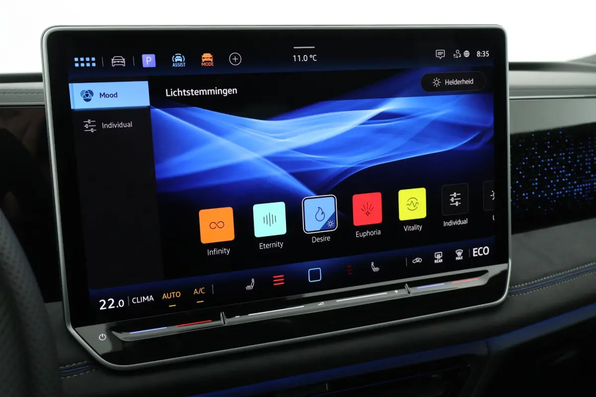 1.5 272pk eHybrid R-Line Business Black Style 360Camera Head-Up Keyless Massage Carplay